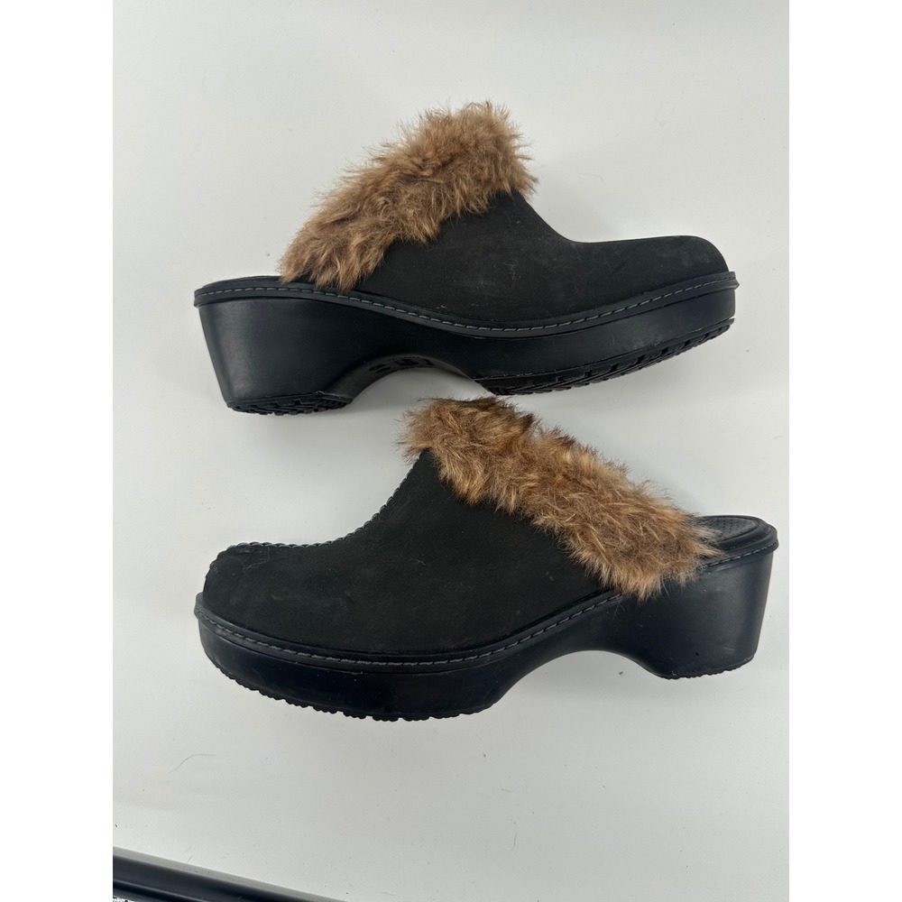 Crocs Womens Black Suede Faux Fur Trim Wedge Clogs Mules Size 8 - Picture 5 of 6